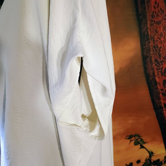 EUC: Sunland17 Sze Large White Oversized Button Down Top - Picture 4 of 4